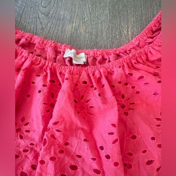 Pink eyelet on/off shoulder shirt. Xl. So cute!!💗💗 - Picture 2 of 8
